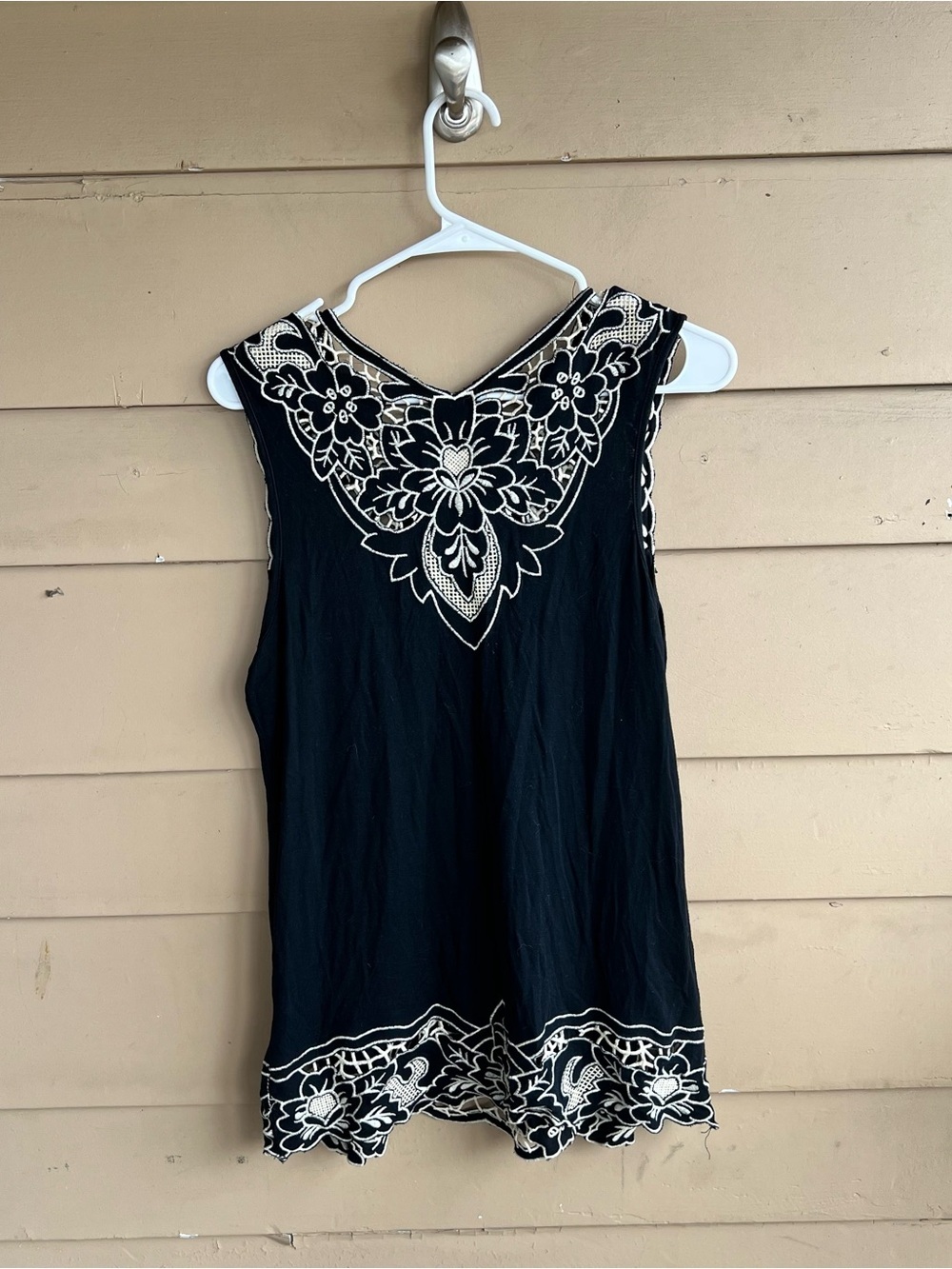 Forever 21 Black Sleeveless Boho Embroidery Tank Top Size M - Picture 4 of 4